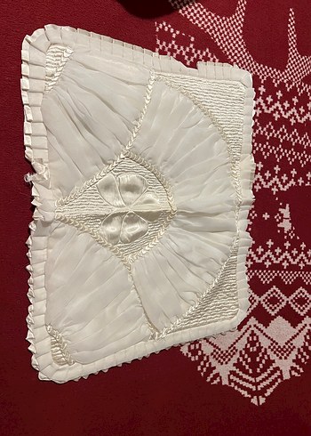 İşlemeli Parlak Beyaz yatak örtüsü - Görsel 5