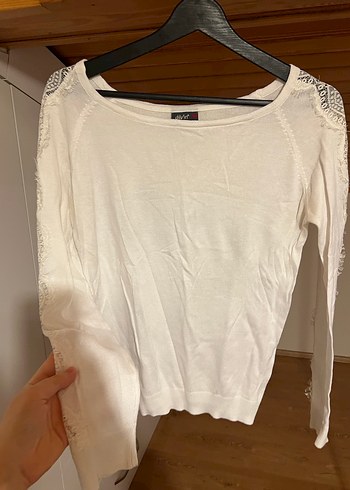 Dantel Detaylı Beyaz Kadın Triko - Görsel 2