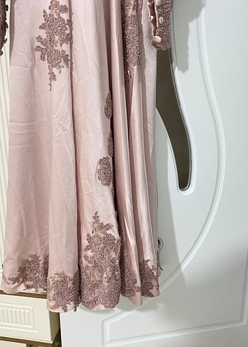 Abiye Dantel Detaylı Bej Uzun Abiye Elbise