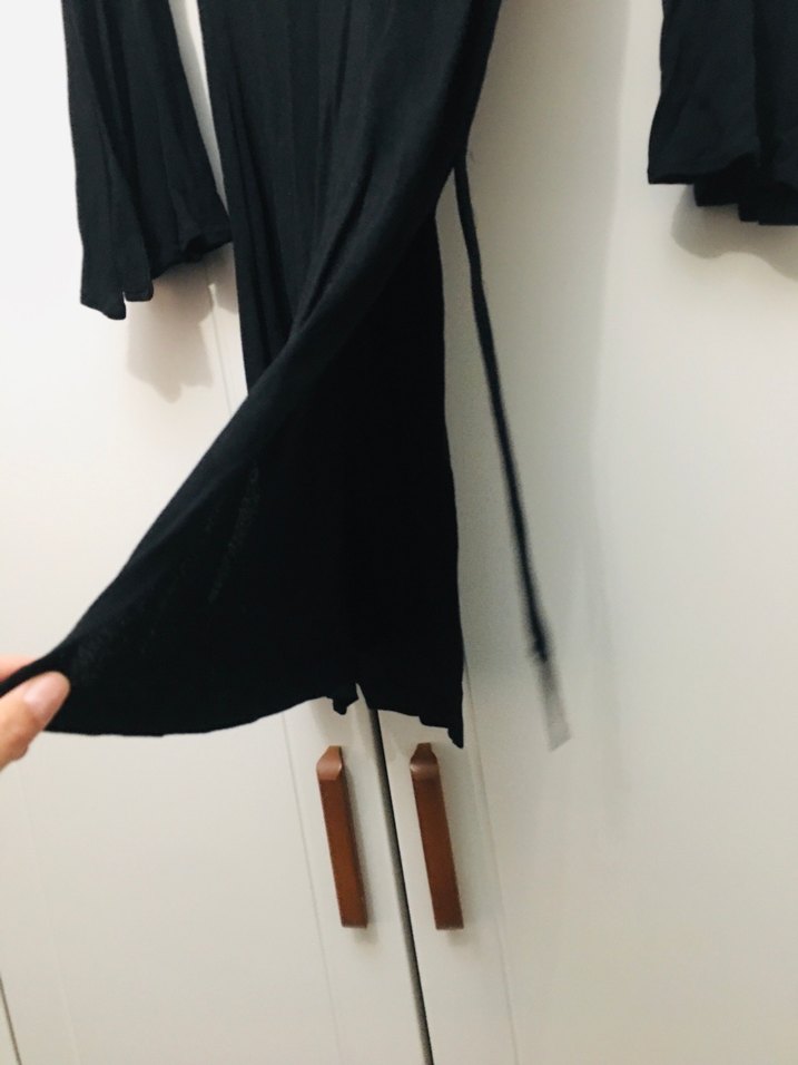 Siyah V Yaka Fermuarlı Bluzu - Görsel 4