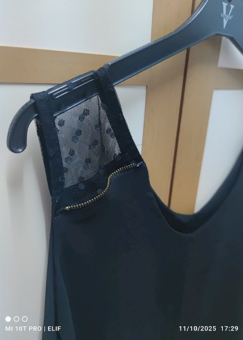 Omuz dantel detaylı dökümlü bluz - Görsel 2