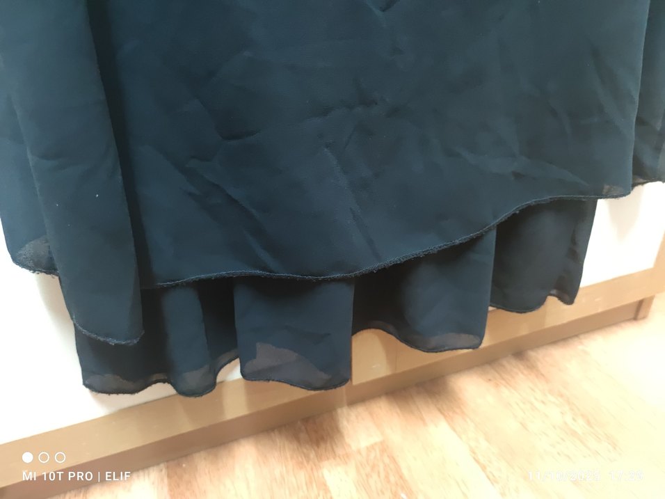 Omuz dantel detaylı dökümlü bluz - Görsel 3