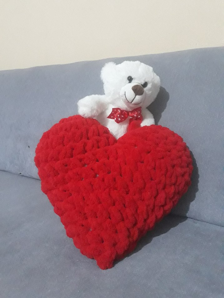 Büyük boy Kırmızı Kalp Yastık L boy - Görsel 3