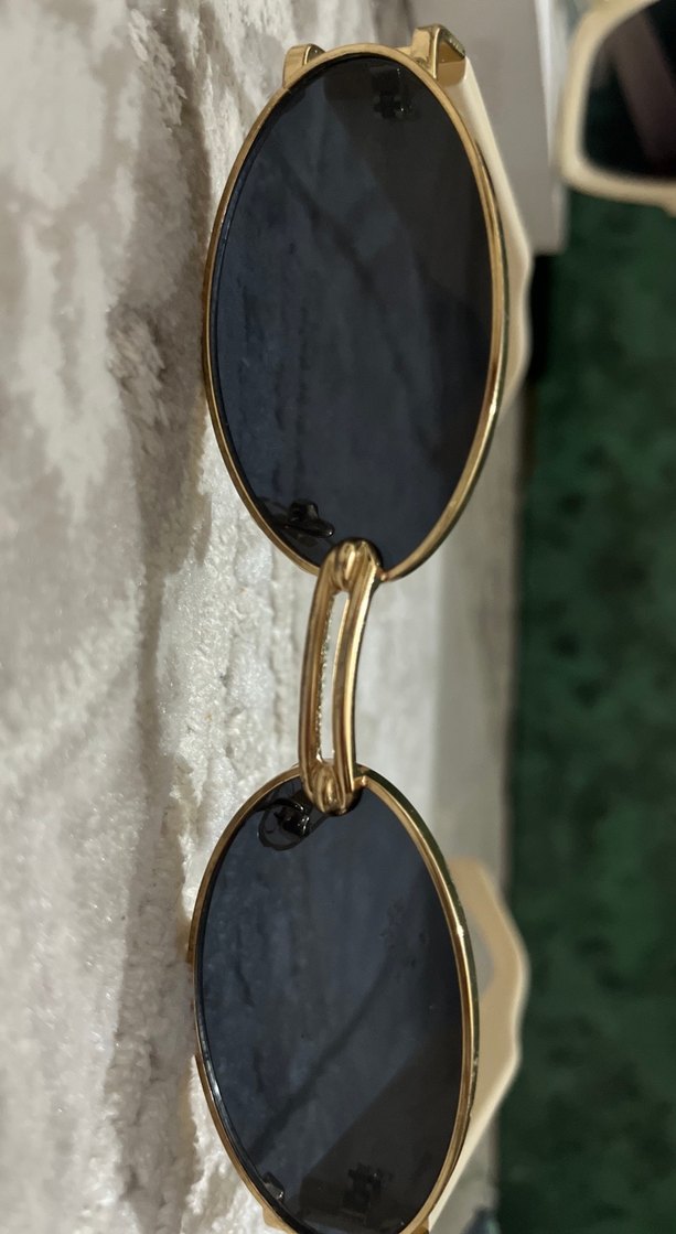 Minimalist Altın Oval Kadın Güneş Gözlüğü - Görsel 3