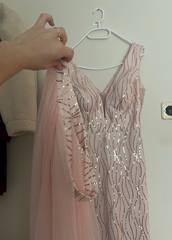 Pembe İşlemeli V Yaka Uzun Abiye Elbise - Görsel 6