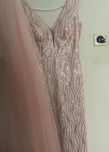 Pembe İşlemeli V Yaka Uzun Abiye Elbise - Görsel 8