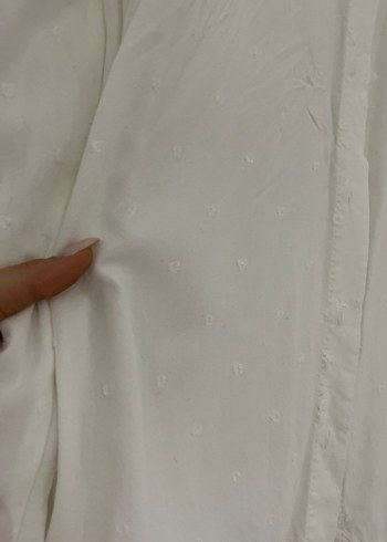 Beyaz Düğmeli Uzun Kollu Keten Gömlek - Görsel 2