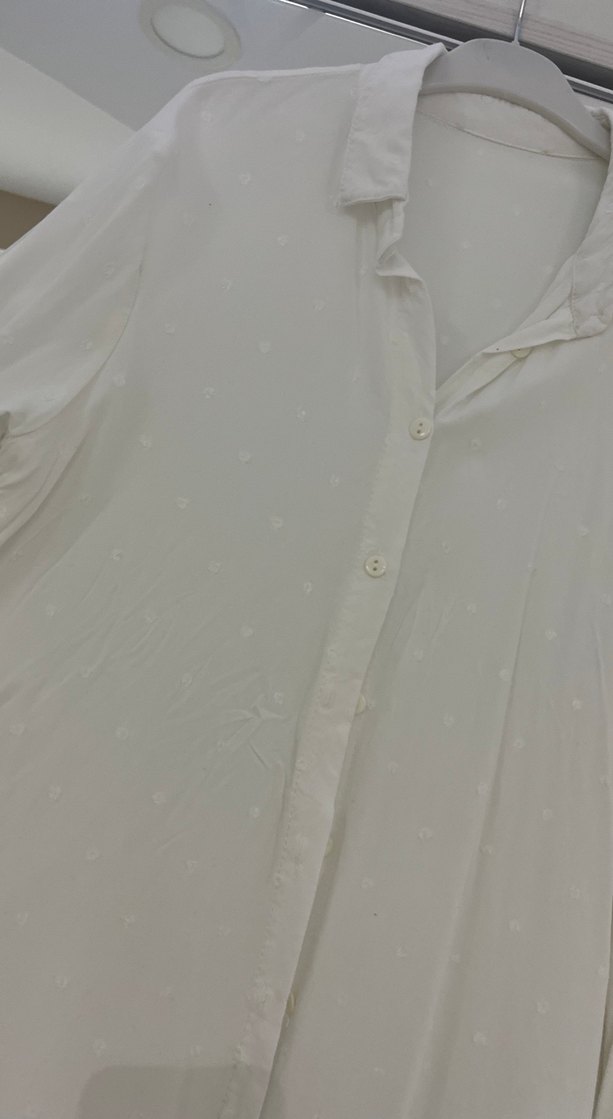 Beyaz Düğmeli Uzun Kollu Keten Gömlek - Görsel 3