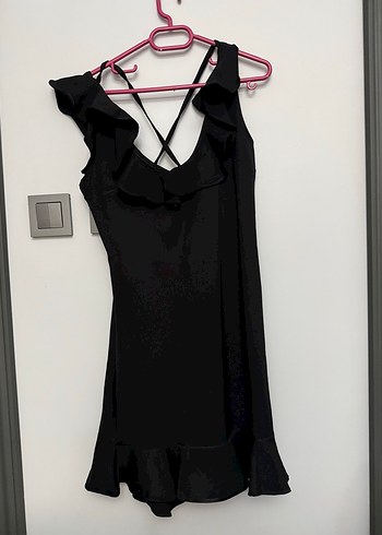 38 Beden Siyah Mini V Yaka Fırfırlı Gotik Elbise