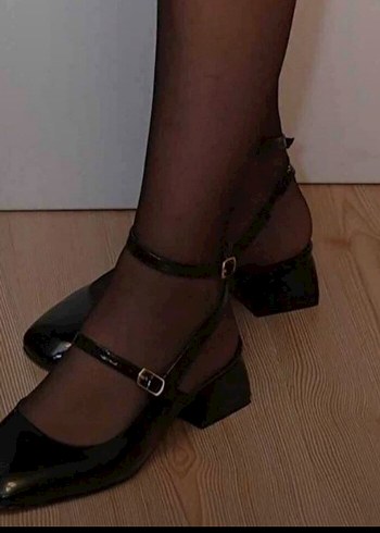 Tokalı Siyah Rugan Topuklu Kadın Ayakkabı - Görsel 3