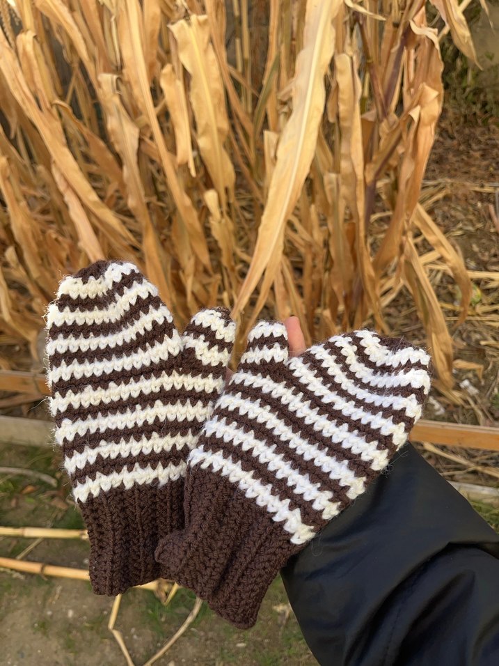 Kahverengi Çizgili Örgü Kadın Eldiven - Görsel 2