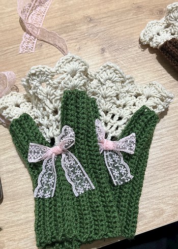 Dantel Detaylı Yeşil Örgü Kadın Eldiveni - Görsel 2