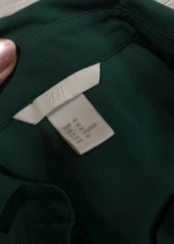 H&M Düğmeli Yeşil Kolsuz Gömlek