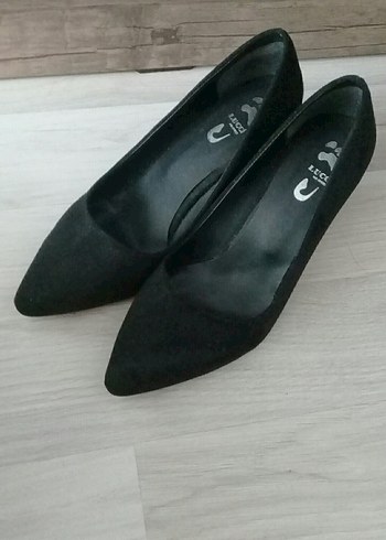 Siyah Minimalist Topuklu Stiletto