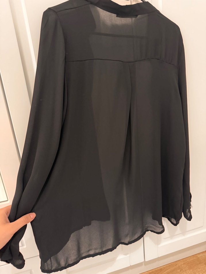 Siyah Düğmeli Kadın Ofis Gömleği - Görsel 4