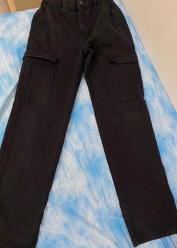 36 Beden siyah Renk STRADİVARİUS straight cargo pantolon