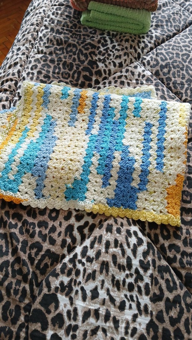 Çok Renkli Örgü Bebek Battaniyesi - Görsel 3