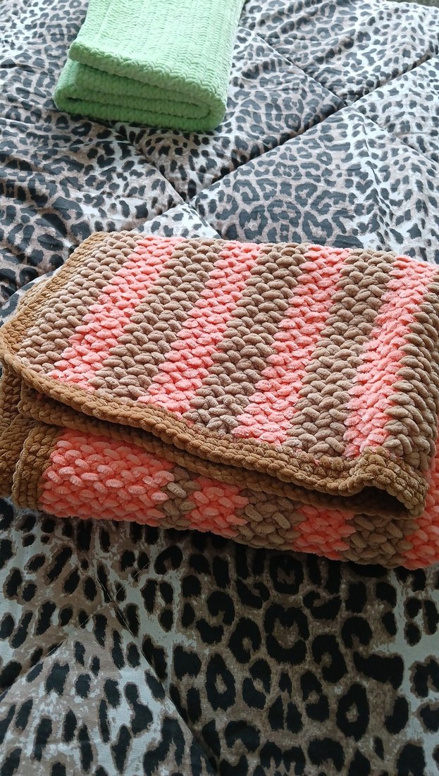 Kahverengi ve Pembe Örgü Bebek Battaniyesi - Görsel 3