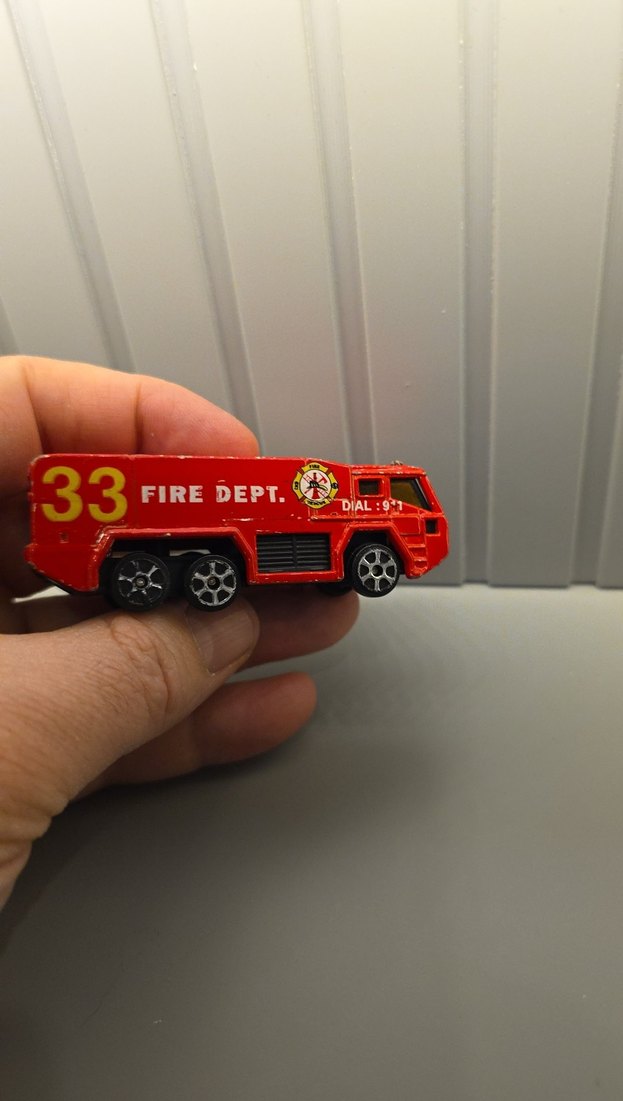 Kırmızı Renkli Oyuncak İtfaiye Aracı - Görsel 5