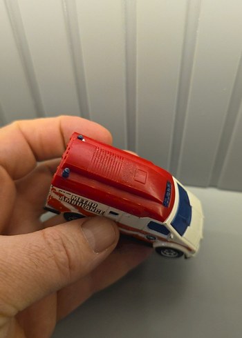 Renkli Metro Ambulans Oyuncak Araba - Görsel 7