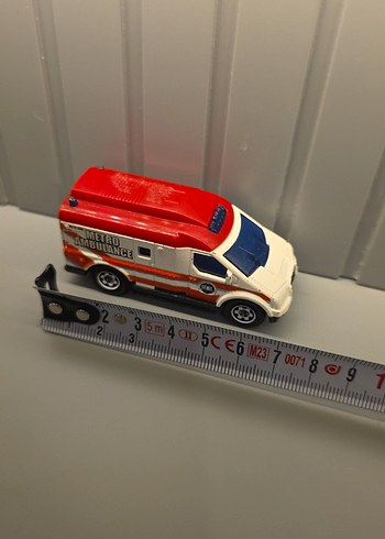 Renkli Metro Ambulans Oyuncak Araba - Görsel 9
