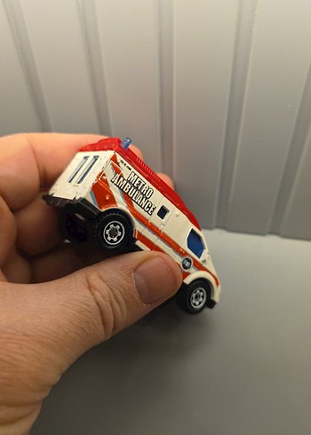 Renkli Metro Ambulans Oyuncak Araba - Görsel 5