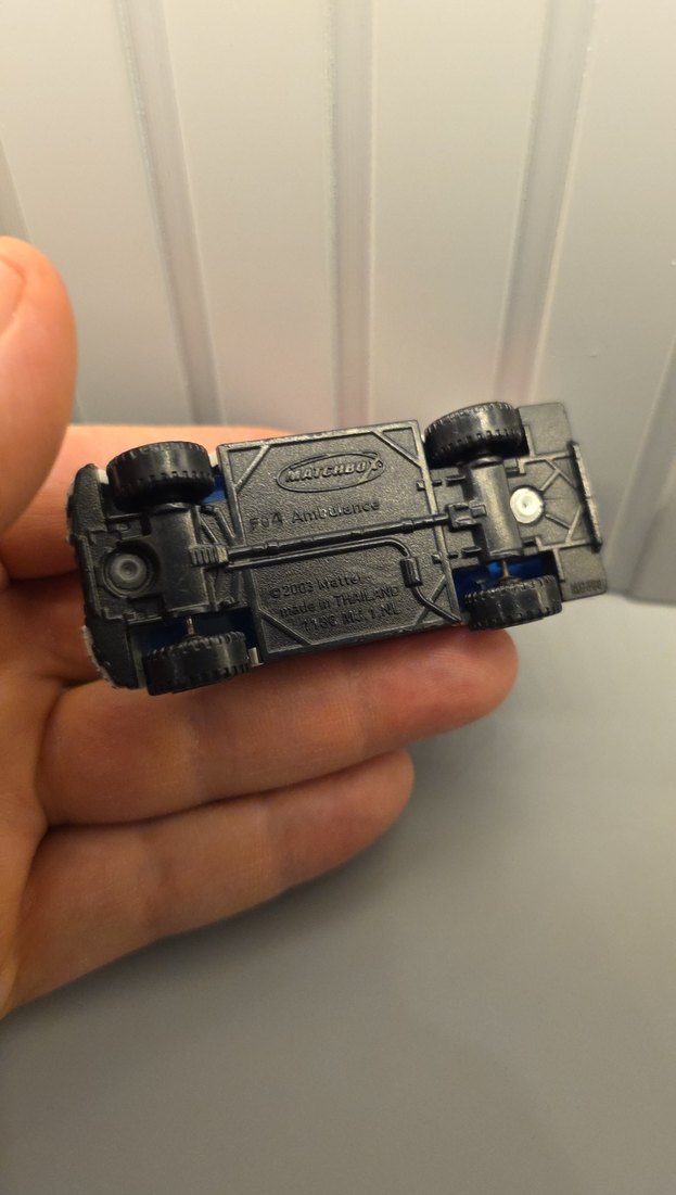 Renkli Metro Ambulans Oyuncak Araba - Görsel 3