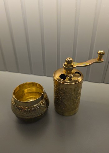 Altın Renkli El Değirmeni Kahve Makinesi - Görsel 3