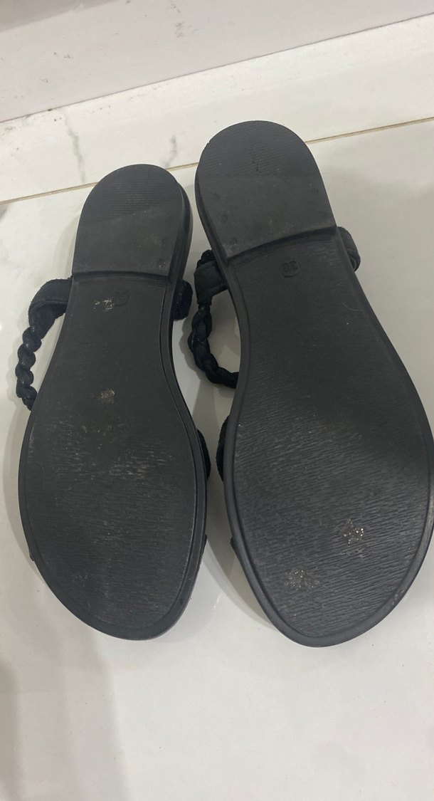 Siyah Yılan Desenli Kadın Dolgu Topuk Sandalet - Görsel 3