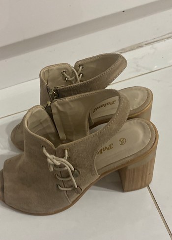 Bej Süet Kadın Dolgu Topuklu Sandalet - Görsel 3