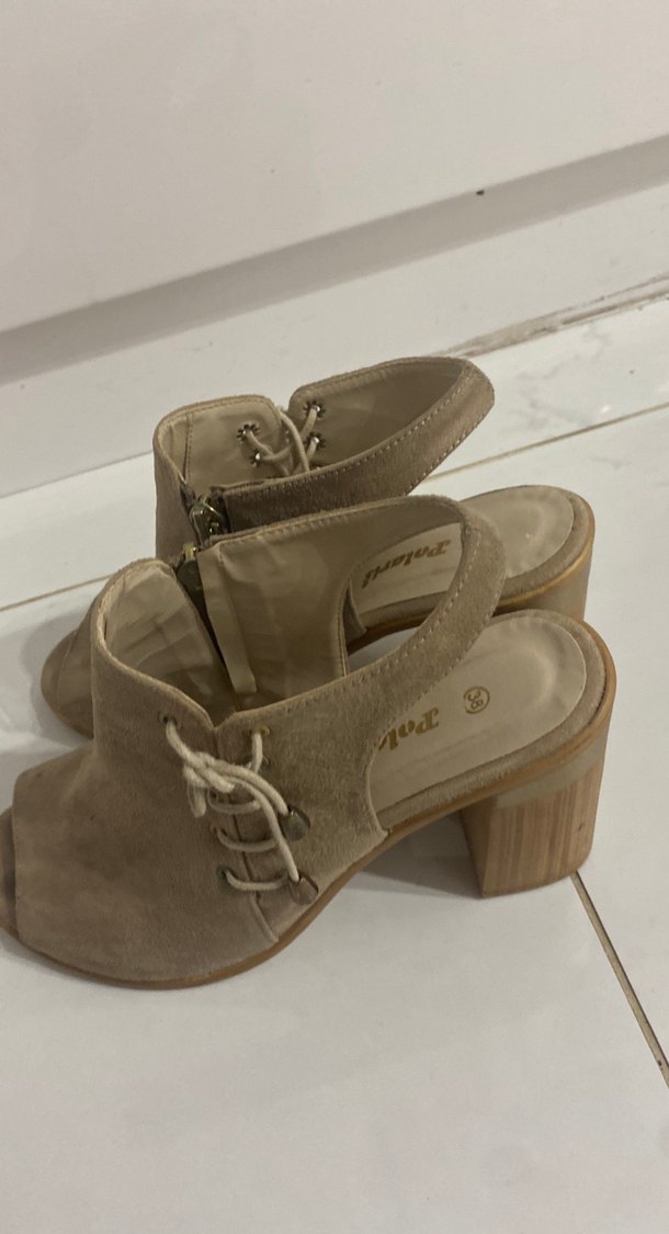 Bej Süet Kadın Dolgu Topuklu Sandalet - Görsel 3