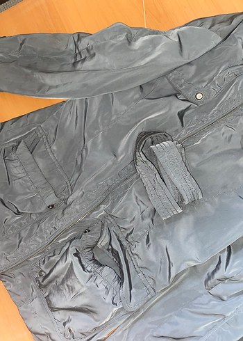 Gri Kapüşonlu Kemerli Kadın Yağmurluk - Görsel 4