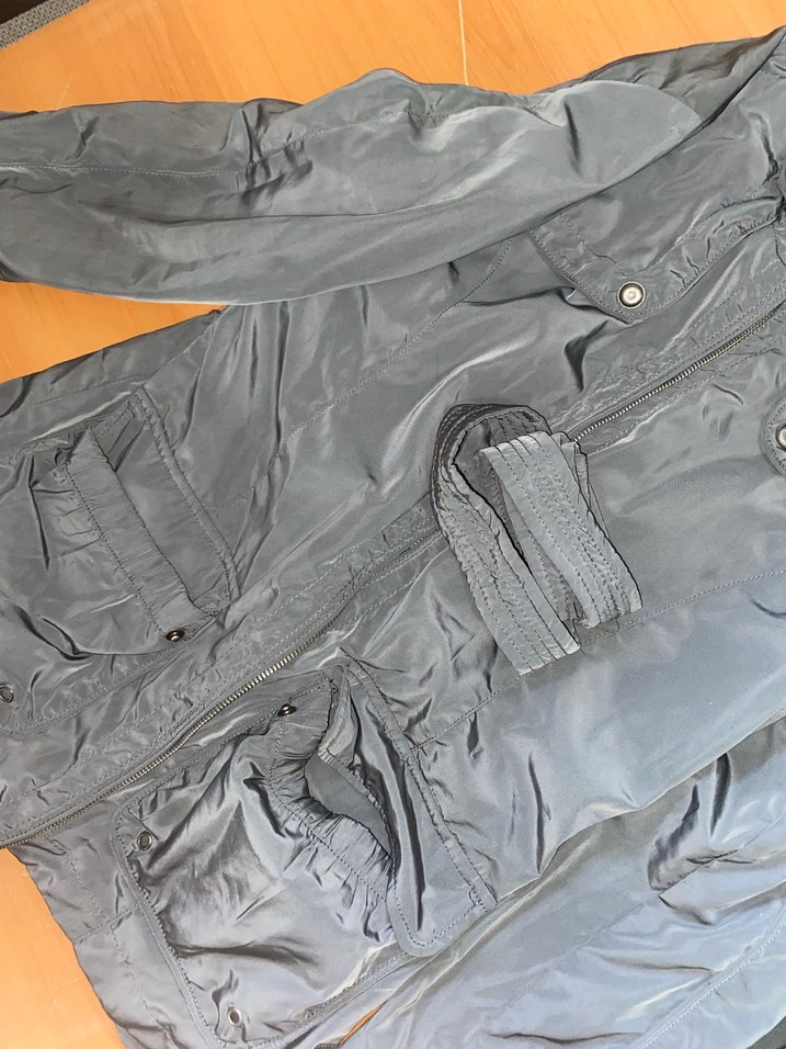 Gri Kapüşonlu Kemerli Kadın Yağmurluk - Görsel 4