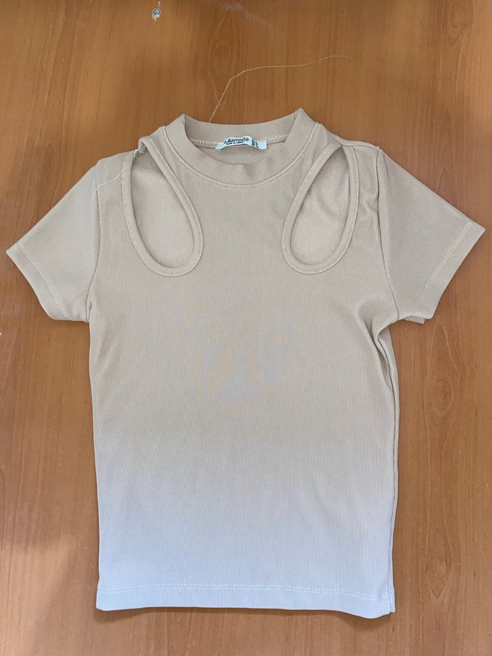 Kadın Bej Kısa Kollu Dekolteli Tişört - Görsel 3