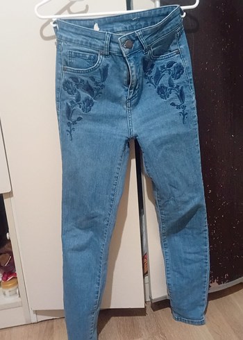 Koton Nakışlı Kemerli Mavi Kadın Kot Pantolon