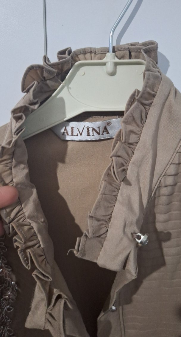 Uzun Kollu Bej Keten Fırfırlı Nakışlı Gömlek - Görsel 2