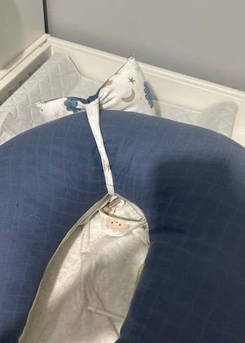 Müslinko Desenli Mavi Emzirme ve Hamilelik Yastığı - Görsel 2