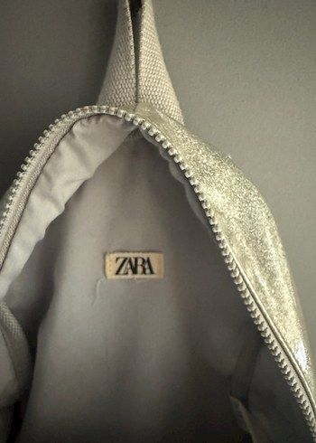 Zara Gri Nakışlı Fermuarlı Kadın Sırt Çantası