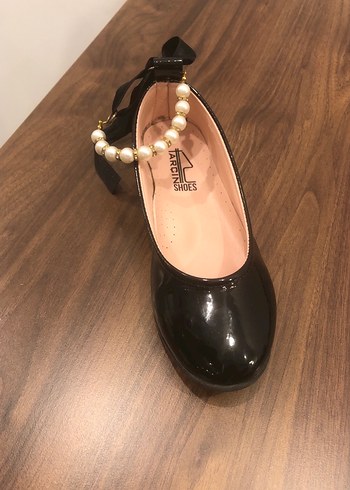 Kız Çocuk Siyah Parlak Babet Ayakkabı - Görsel 3