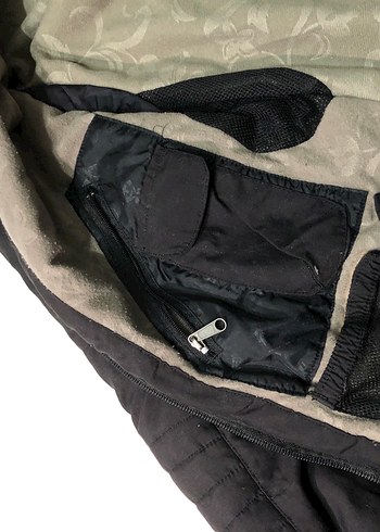 Sokak Stili Siyah Kürklü Kadın Mont - Görsel 5