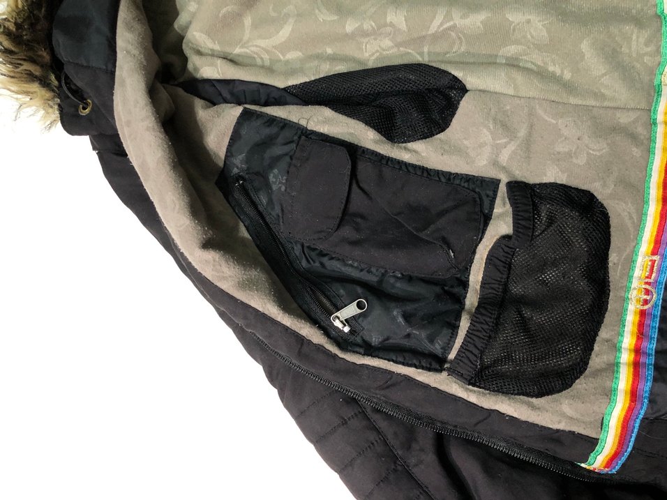 Sokak Stili Siyah Kürklü Kadın Mont - Görsel 5