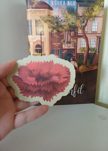 Bir Bin Bela Karanfil - Kübra Nur - Görsel 7