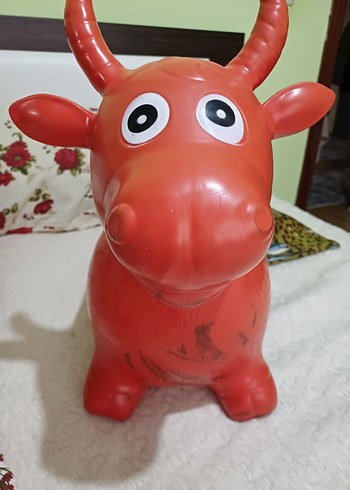 Kırmızı Şişme Oyun İneği - Görsel 2