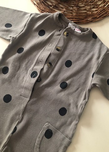 Gri Puantiyeli Uzun Kollu Bebek Tulumu - Görsel 2