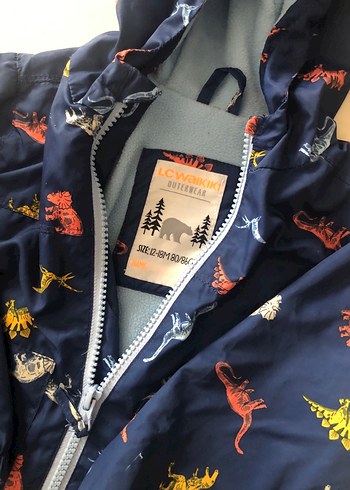 Erkek Çocuk Baskılı Kapüşonlu Yağmurluk - Görsel 2