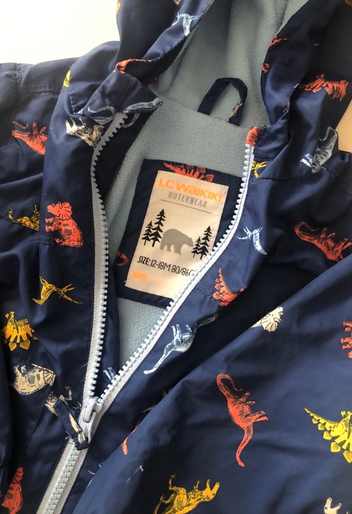 Erkek Çocuk Baskılı Kapüşonlu Yağmurluk - Görsel 2