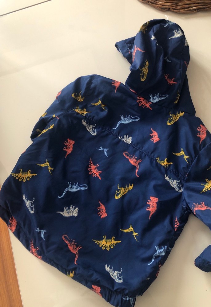 Erkek Çocuk Baskılı Kapüşonlu Yağmurluk - Görsel 3