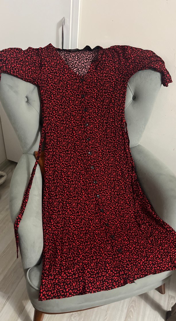 Kırmızı Desenli V Yakalı elbise - Görsel 3