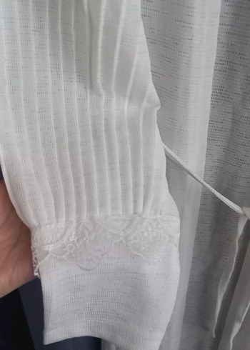 İnci İşlemeli Beyaz Hırka - Görsel 3