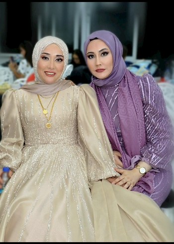 Uzun Kollu Yüksek Yakalı İşlemeli Abiye Elbise - Görsel 3